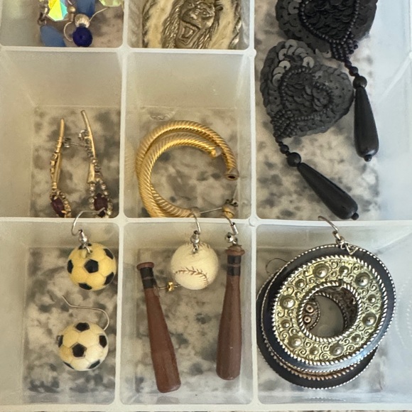 Assorted Earrings Collection - Picture 5 of 14